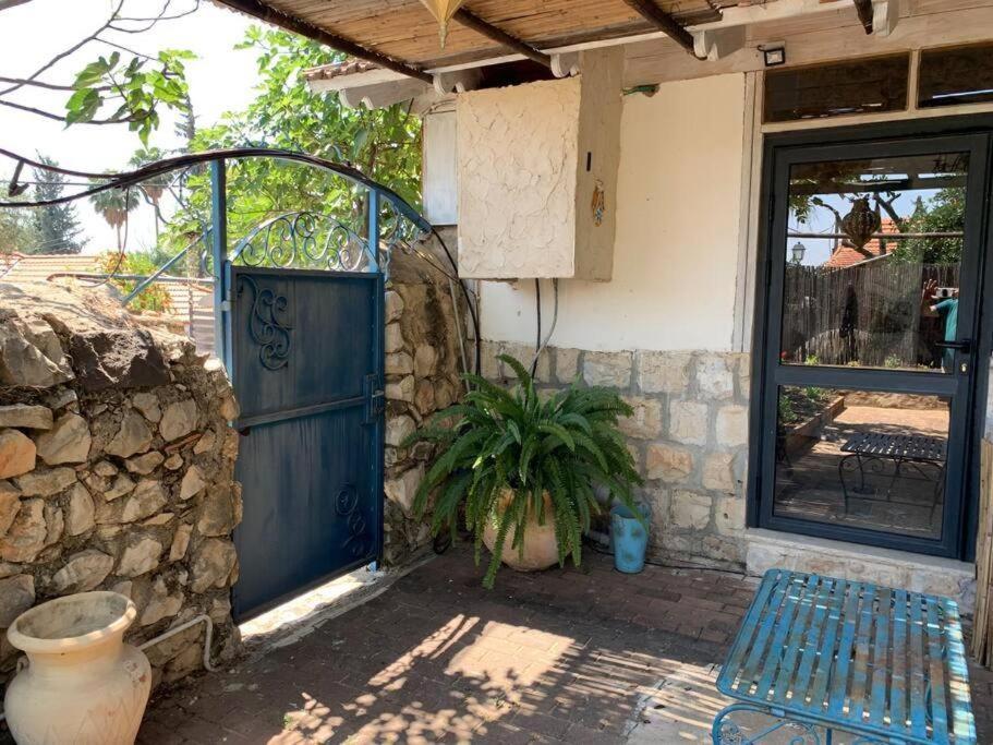 בית האבן העתיק מ-1885 עם מגונית פרטית בחצר Rosh Pinna Esterno foto